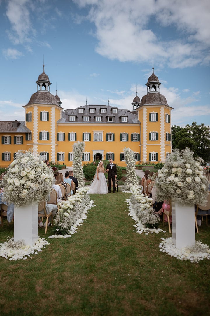 Isabella-Floristik-Hochzeit-Schloss-Velden-Kuenzli-Photography-40