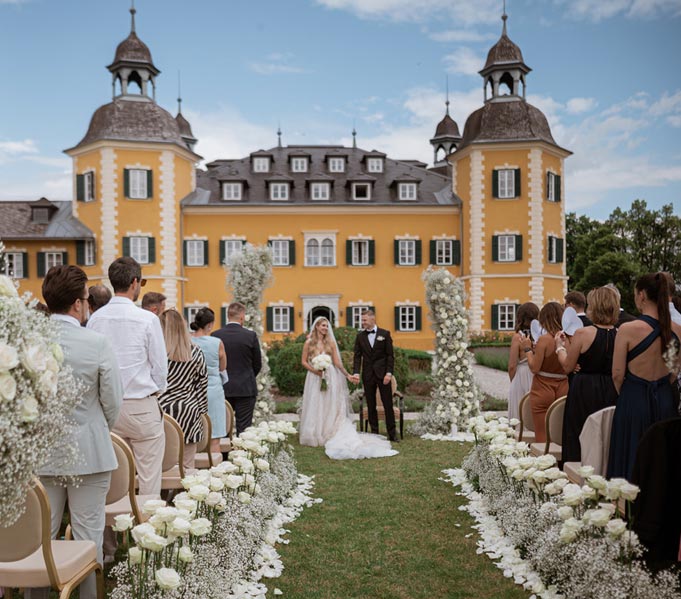 Isabella-Floristik_Hochzeit_Schloss-Velden_Kuenzli-Photography-(50)